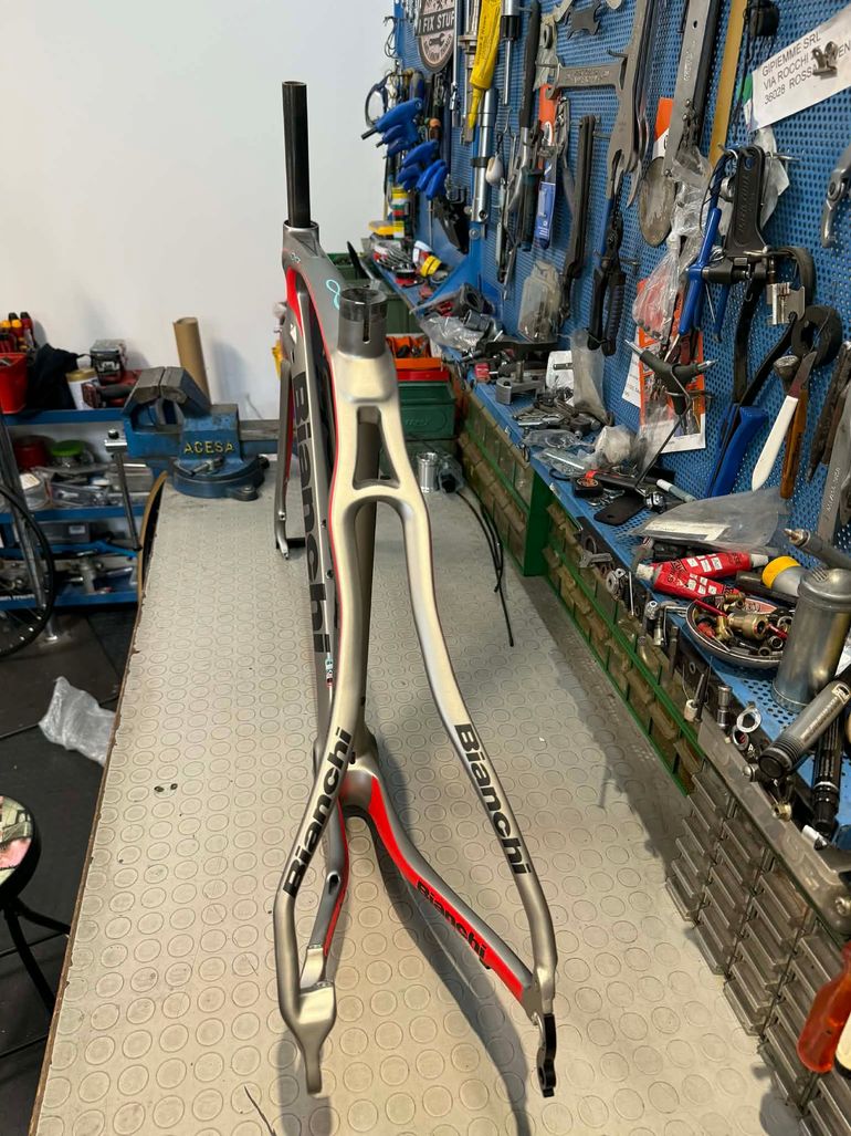 Used Bianchi Infinito CV Disc Q.R. NOS. Frameset 2016 Road & Gravel — image 9 of 17
