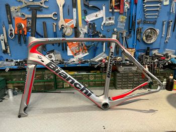 Used Bianchi Infinito CV Disc Q.R. NOS. Frameset 2016 Road & Gravel — image 8 of 17