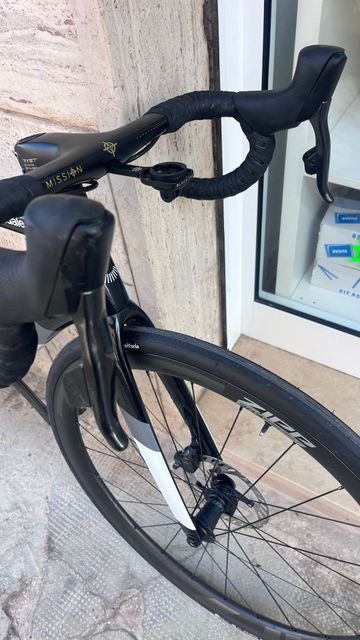 Used Cannondale SuperSix EVO SRAM Force eTap AXS 2023 Road & Gravel, Black — image 5 of 18