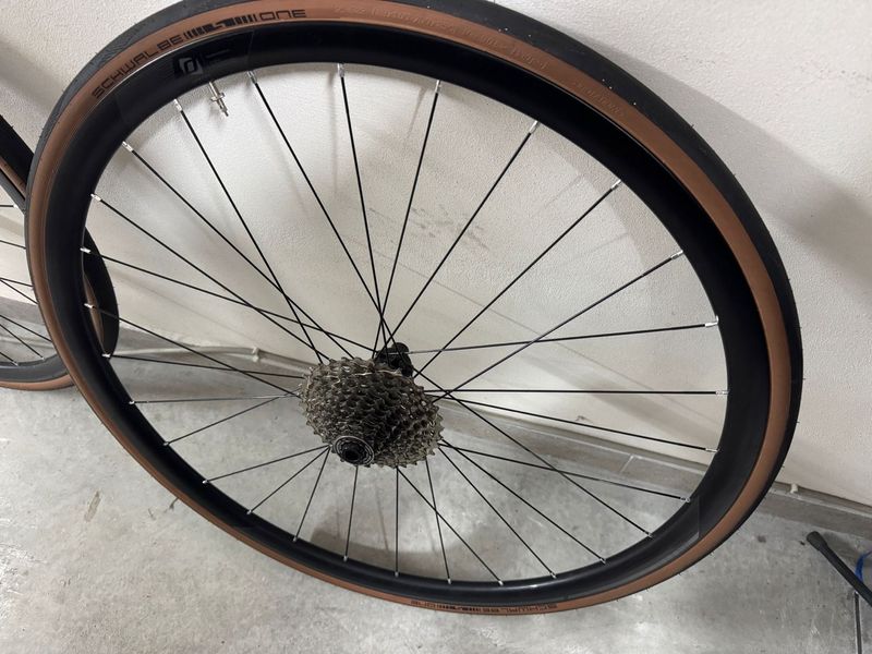 Used Cannondale SuperSix EVO SRAM Force eTap AXS 2023 Road & Gravel, Black — image 14 of 18