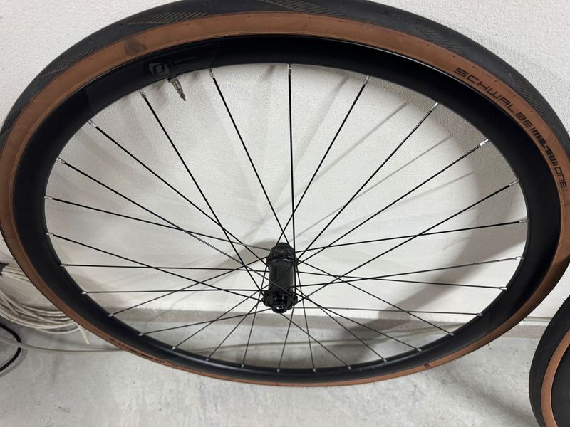 Used Cannondale SuperSix EVO SRAM Force eTap AXS 2023 Road & Gravel, Black — image 16 of 18