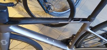 Scott Addict RC 15 2020 2020 Road & Gravel usato, Grigio chiaro — immagine 5 di 12