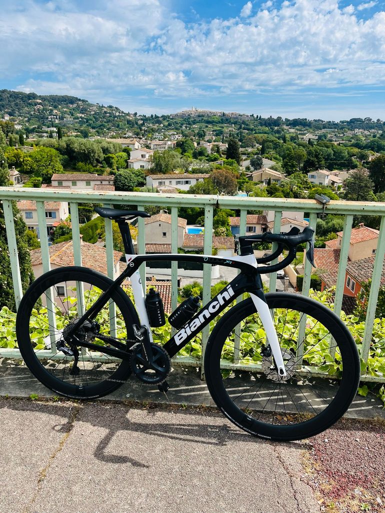 Used Bianchi Oltre XR4 Disc Ultegra Di2 2020 2020 Road & Gravel, Black — image 1 of 13