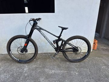 Używany Mondraker Summum SRAM GX 2025 Mountainbike — zdjęcie 1 z 7