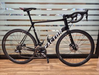 Factor, O2 Shimano Ultegra Di2