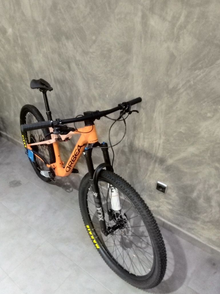 Used Orbea OIZ H20 2024 2024 Mountainbike, Orange, 29 — image 2 of 5