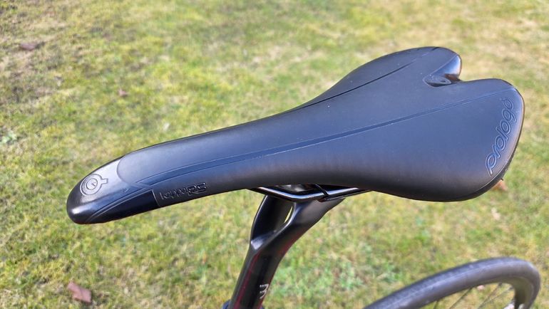Used Focus IZALCO RACE DISC 9.8 2020 2020 Road & Gravel, Red — image 7 of 8