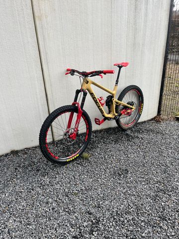 Used Focus Sam SRAM GX 2025 Mountainbike, Black, 27.5 (650B) — image 2 of 6