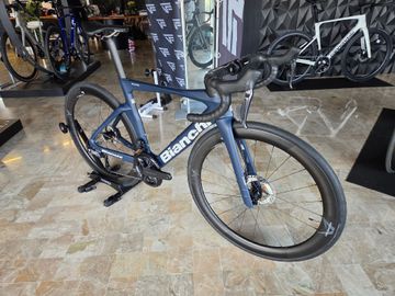 Brugt Bianchi Oltre Comp Ultegra Di2 2025 2025 Road & Gravel — billede 4 af 7