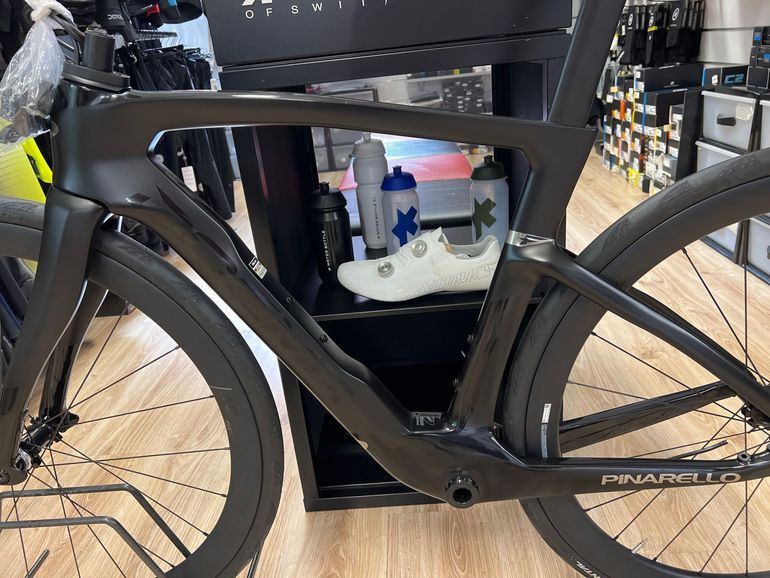 Used Pinarello DOGMA F DURA ACE Di2 2025 Frameset 2025 Road & Gravel — image 2 of 4