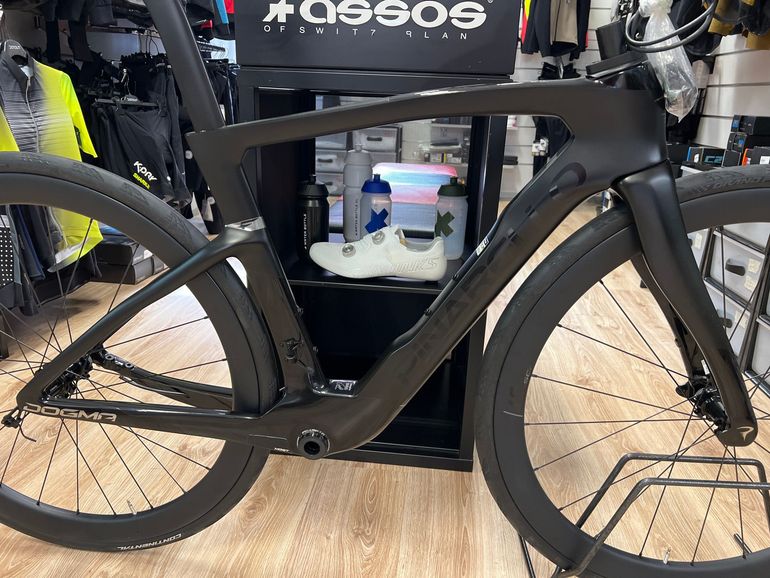 Used Pinarello DOGMA F DURA ACE Di2 2025 Frameset 2025 Road & Gravel — image 1 of 4