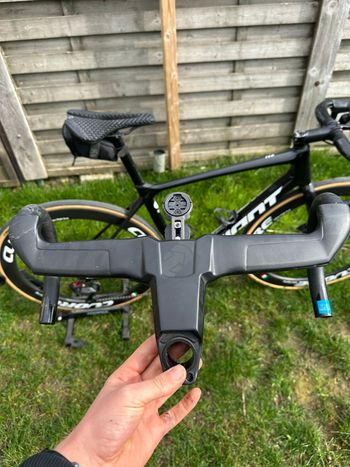 Used Giant TCR Advanced Disc 0 2022 2022 Road & Gravel, Black — image 16 of 18