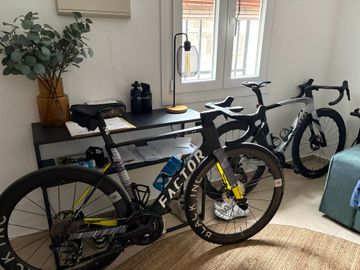 Brugt Factor Ostro Shimano Ultegra Di2 2025 Road & Gravel — billede 3 af 10