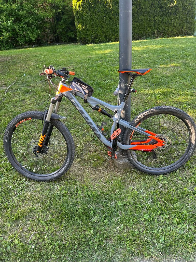 Used Scott Genius 740 2017 2017 Mountainbike, Hellgrau, 27.5 — image 1 of 7
