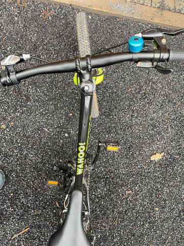 Used Trek Wahoo 20 2022 2022 Youth, Black — image 5 of 6