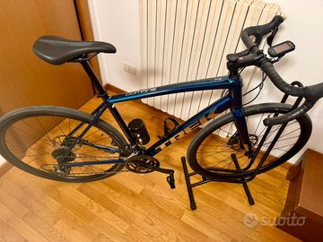 Trek Domane AL 2 Disc 2021 2021 Road & Gravel usato, Blu — immagine 2 di 7