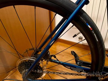 Trek Domane AL 2 Disc 2021 2021 Road & Gravel usato, Blu — immagine 5 di 7