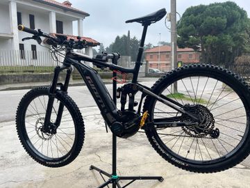 Used Giant Full-E+ 0 SX Pro 2018 2018 Mountainbike, Black, 27.5 — image 2 of 6