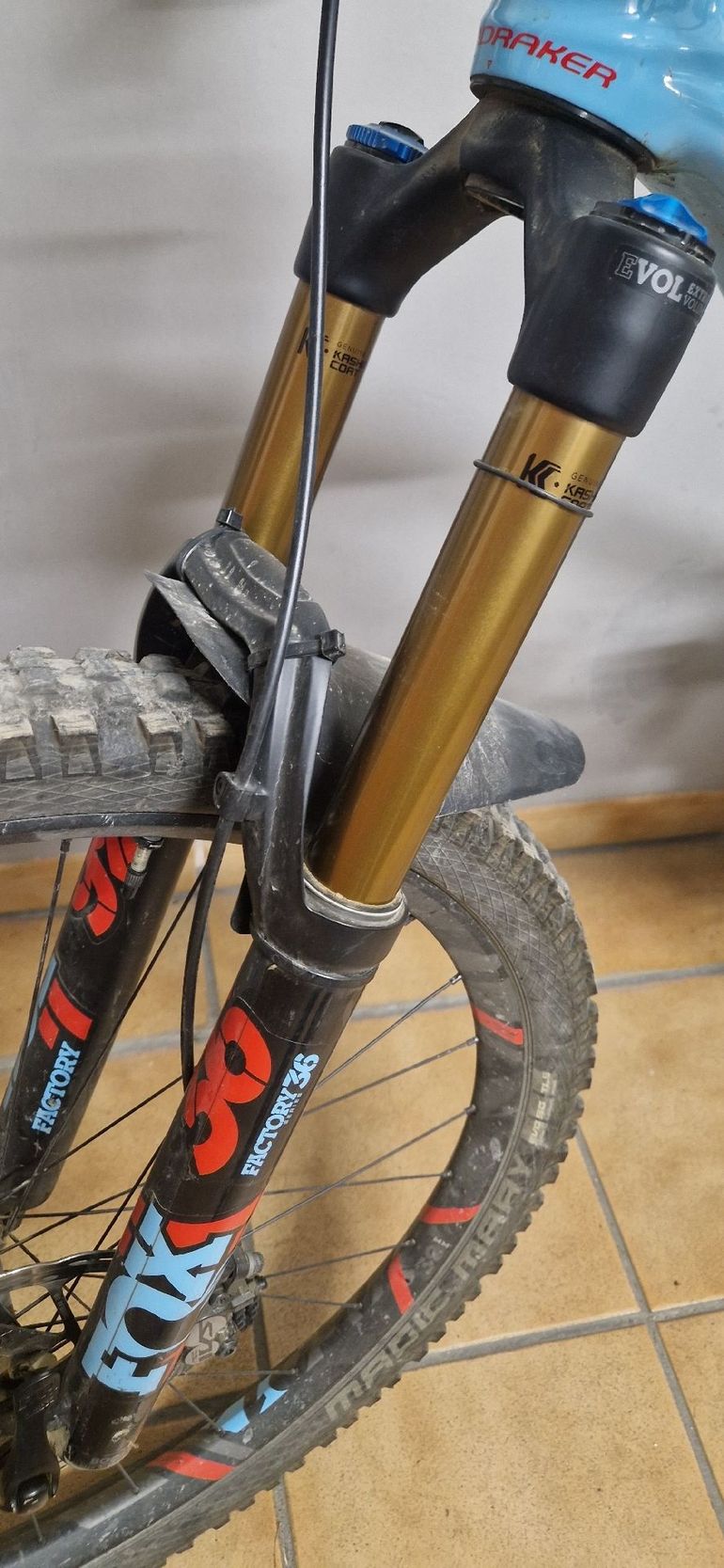 Used Mondraker Foxy Carbon XR 29 2019 2019 Mountainbike, Blue, 29 — image 3 of 4