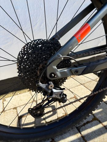 Used Shimano Cube Stereo Hybrid 120 Pro 625 Shimano Deore 2024 Mountainbike, Light Gray — image 17 of 20