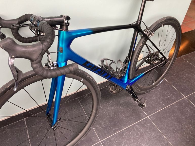 Used Giant Tcr Shimano Ultegra Di2 2017 Road & Gravel, Black — image 2 of 9