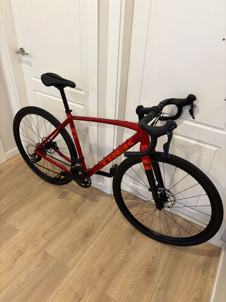 Used Trek Checkpoint ALR 3 Gen 2 2025 2025 Road & Gravel, Red — image 6 of 11