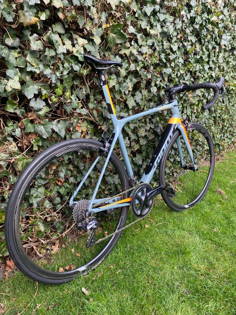 Used Giant TCR Advanced SL 2-KOM 2018 2018 Road & Gravel — image 4 of 9