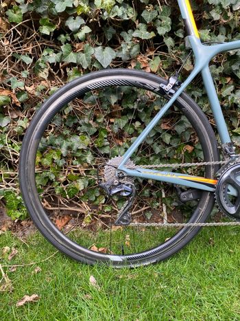 Used Giant TCR Advanced SL 2-KOM 2018 2018 Road & Gravel — image 5 of 9