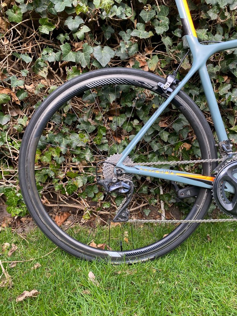 Used Giant TCR Advanced SL 2-KOM 2018 2018 Road & Gravel — image 5 of 9