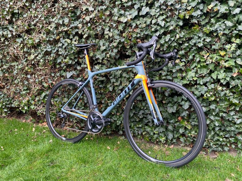 Used Giant TCR Advanced SL 2-KOM 2018 2018 Road & Gravel — image 1 of 9