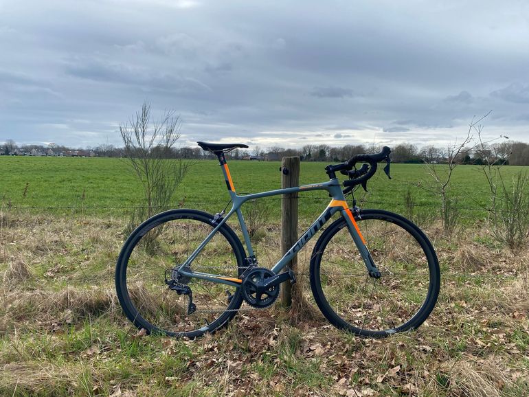 Used Giant TCR Advanced SL 2-KOM 2018 2018 Road & Gravel — image 9 of 9