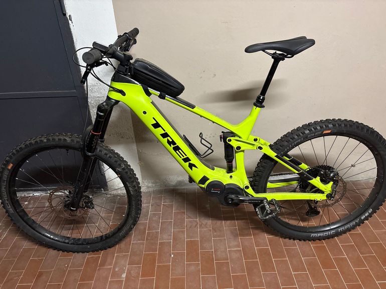 Used Trek Powerfly LT 9.7 2020 2020 Mountainbike, Green, 27.5 (650B) — image 2 of 4