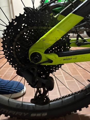 Used Trek Powerfly LT 9.7 2020 2020 Mountainbike, Green, 27.5 (650B) — image 3 of 4