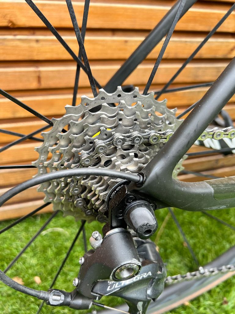 Used Canyon Ultimate Shimano Ultegra 2017 Road & Gravel, Schwarz — image 5 of 25