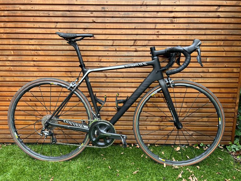 Used Canyon Ultimate Shimano Ultegra 2017 Road & Gravel, Schwarz — image 1 of 25