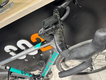 Focus IZALCO MAX 9.8 2022 2022 Road & Gravel usato, Grigio chiaro — immagine 5 di 7