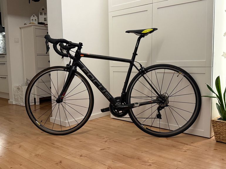 Used Focus IZALCO RACE 9.7 2019 2019 Road & Gravel, Black — image 1 of 10