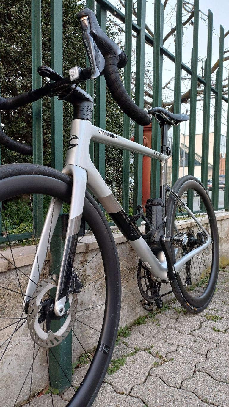 Used Cannondale SuperSix EVO Carbon Disc Ultegra Di2 2021 2021 Road & Gravel, Grigio chiaro — image 2 of 5