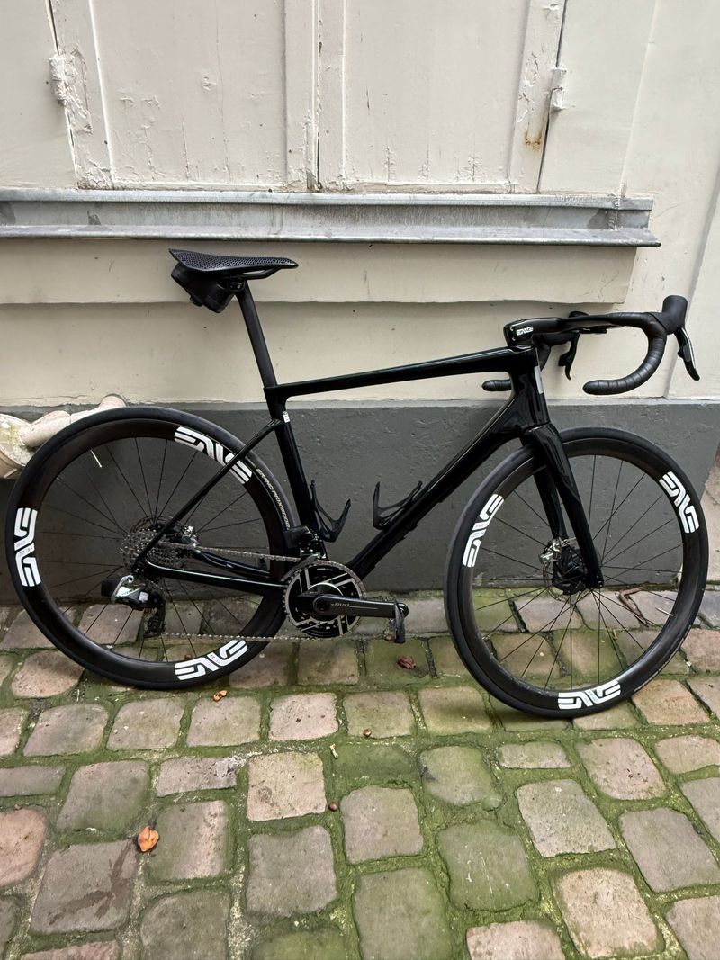 Używany Enve Melee PRO RED 2025 2024 Road & Gravel — zdjęcie 1 z 6