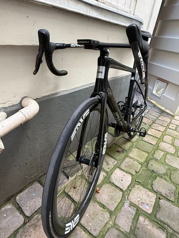 Używany Enve Melee PRO RED 2025 2024 Road & Gravel — zdjęcie 4 z 6