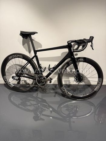 Enve, Melee PRO RED 2025