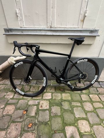 Używany Enve Melee PRO RED 2025 2024 Road & Gravel — zdjęcie 3 z 6