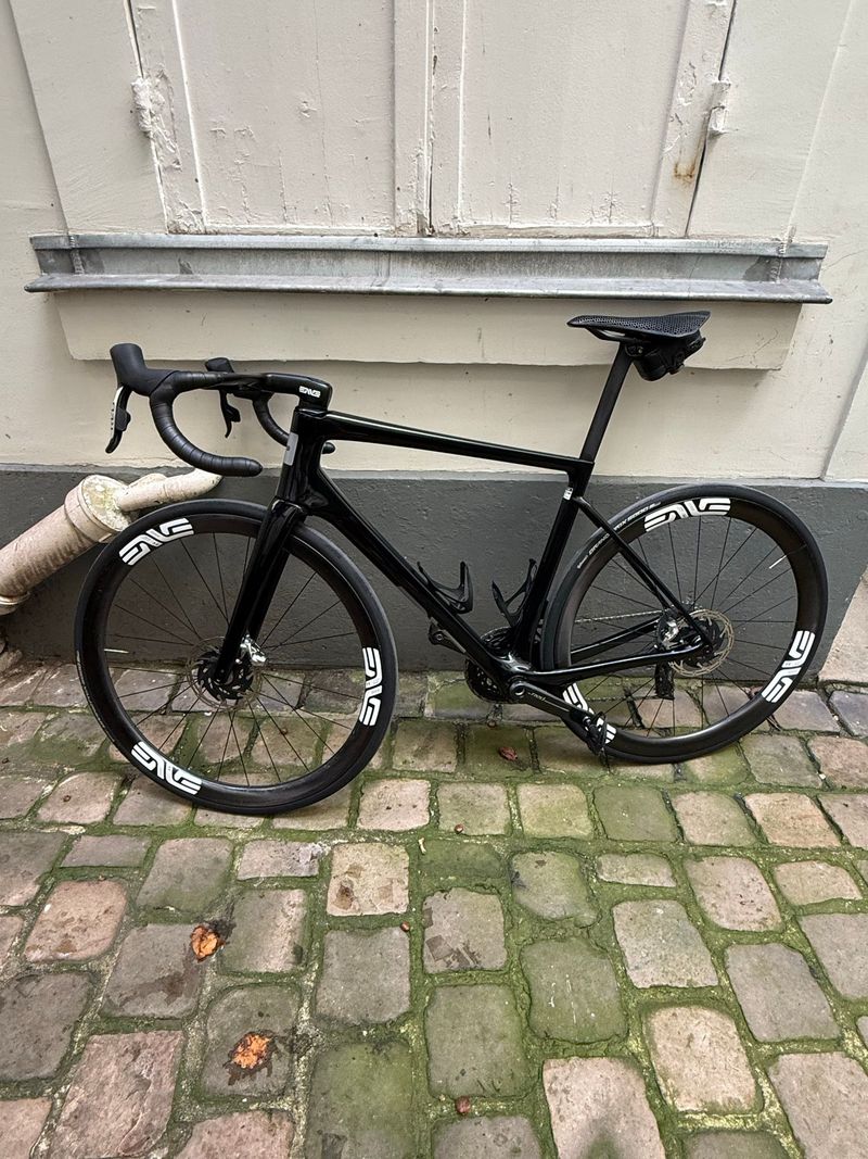 Używany Enve Melee PRO RED 2025 2024 Road & Gravel — zdjęcie 3 z 6