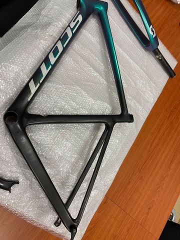 Used Scott Addict RC Pro 2021 Frameset 2021 Road & Gravel, Green — image 6 of 7