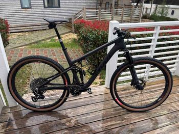 Used Pivot Mach 4 Sram Eagle Transmission XX SL 2025 Mountainbike, Black — image 3 of 4