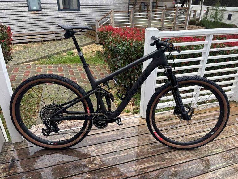 Used Pivot Mach 4 Sram Eagle Transmission XX SL 2025 Mountainbike, Black — image 3 of 4