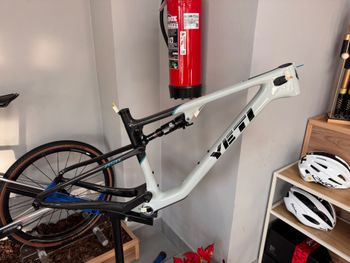 Yeti, ASR XTR Di2 2025 Frameset