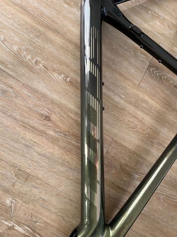 Used Scott Addict 30 2024 Frameset 2024 Road & Gravel, Green — image 16 of 17