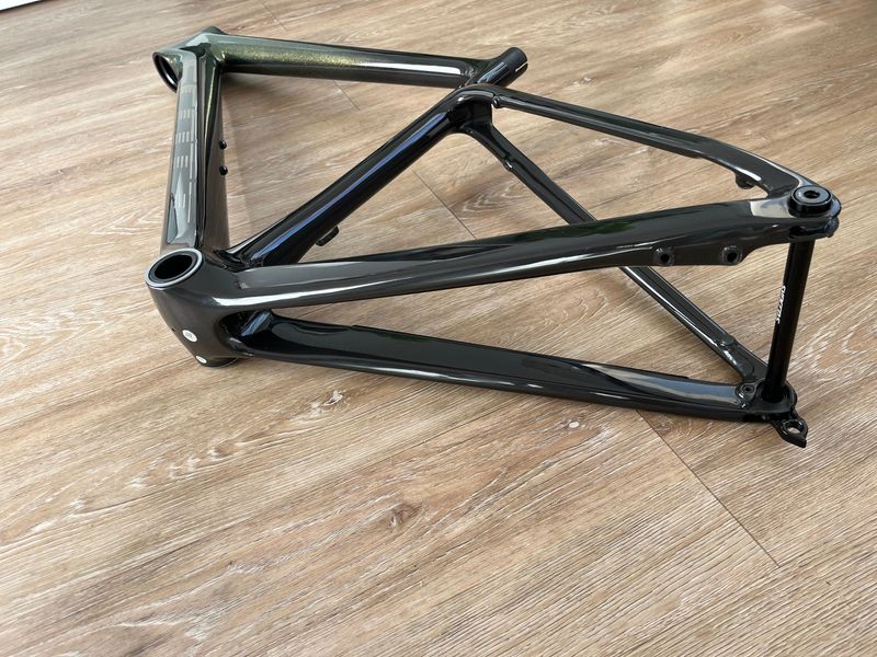 Used Scott Addict 30 2024 Frameset 2024 Road & Gravel, Green — image 14 of 17