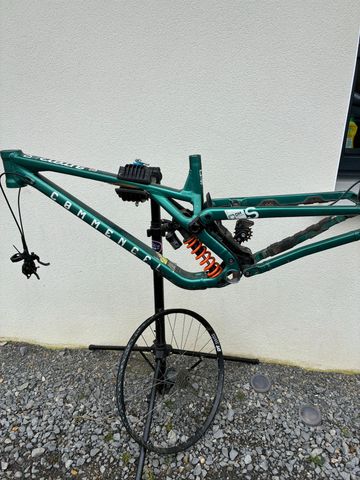 Used Commencal RACE KIT SUPREME Frameset 2023 Mountainbike, Green — image 2 of 3